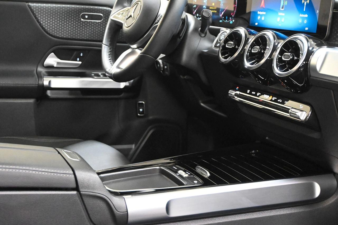 MERCEDES GLB (X247) GLB 180 d Automati...