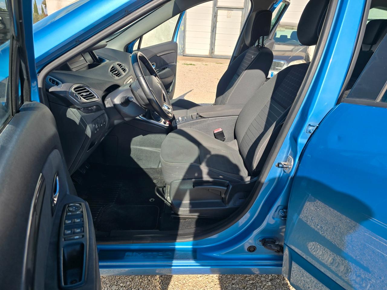 Renault Scénic dCi 1.5d 110 CV EDC Energy Business
