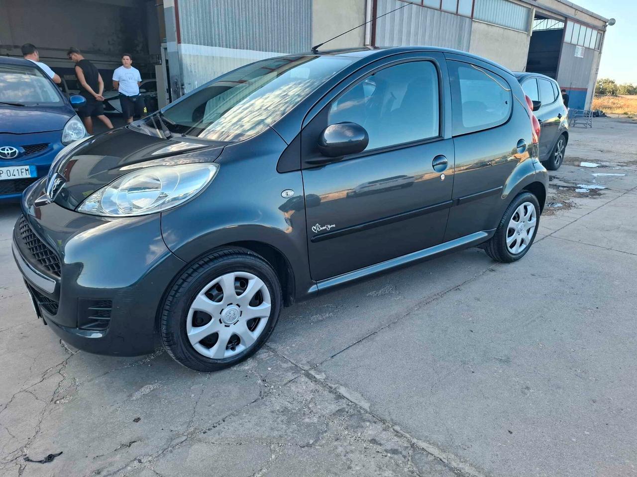 Peugeot 107 1.0 BENZINA SWEET YEARS AUTOMATICA !!!!!!!!!!!