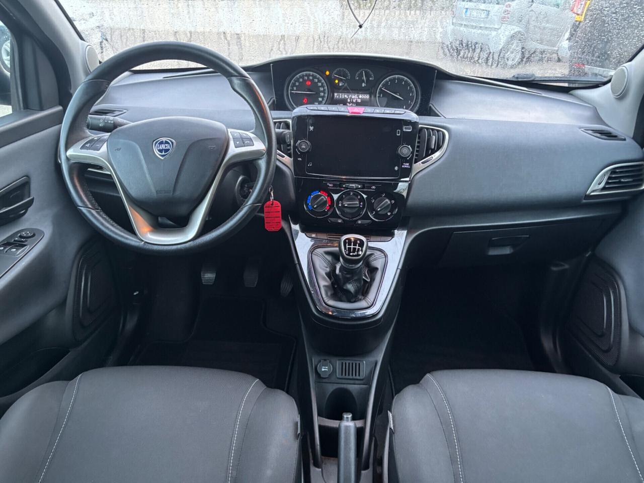 Lancia Ypsilon 1.0 FireFly 5 porte S&S Hybrid Gold