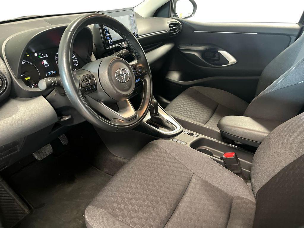 Toyota Yaris 1.5 hybrid Business
