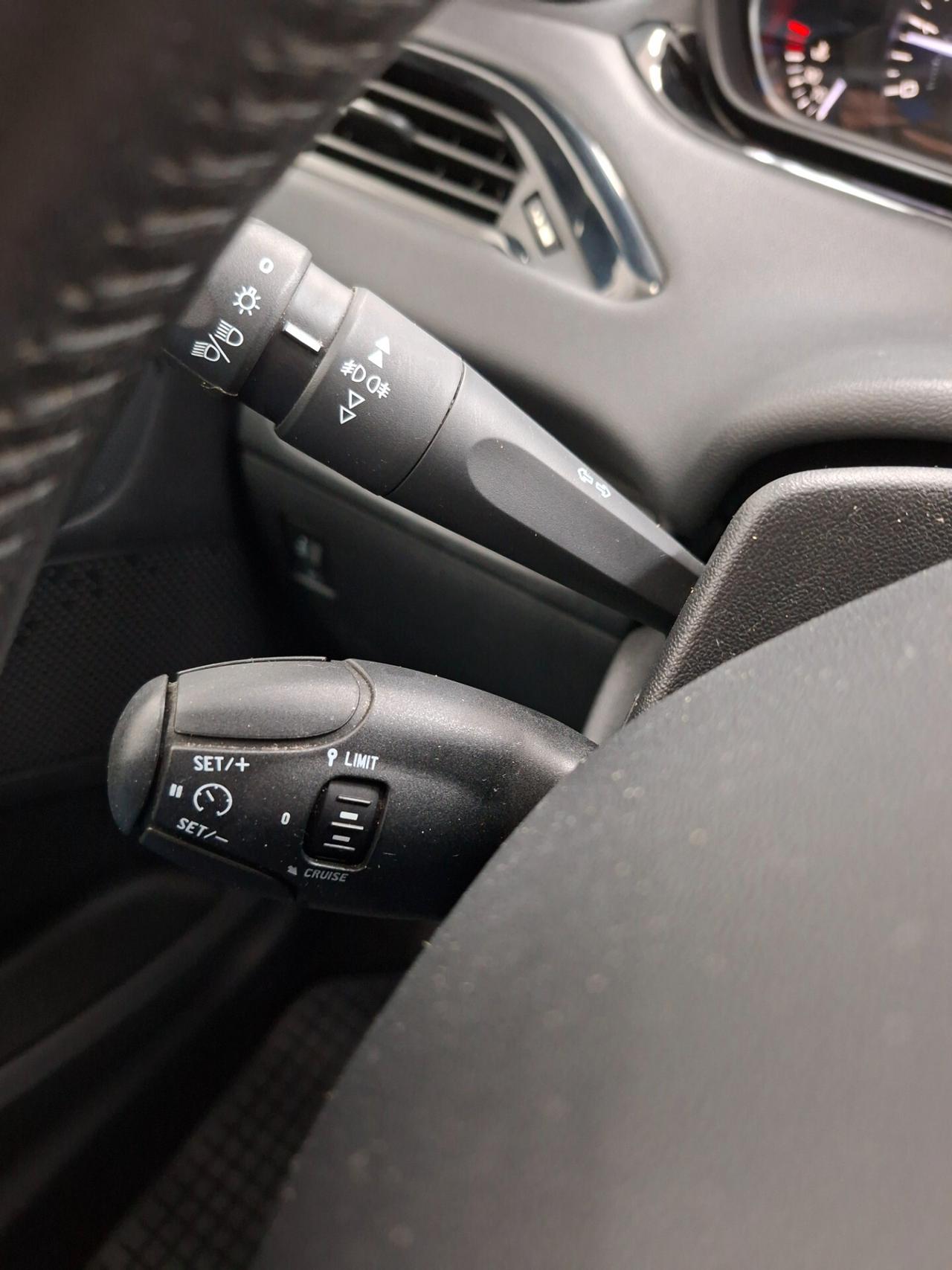 Peugeot 208 Allure 1.2 PureTech 82cv