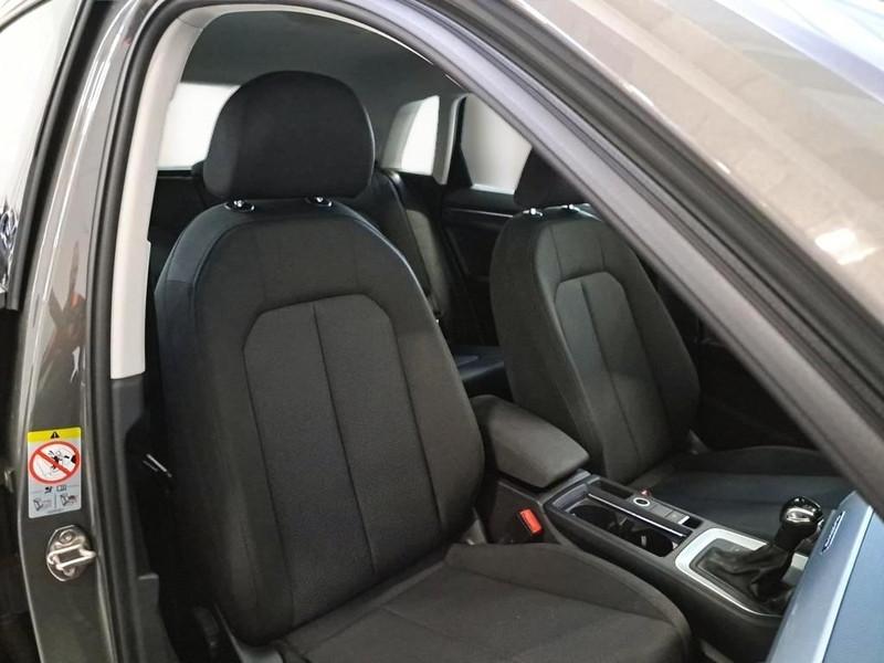 AUDI Q3 40 TDI quattro S tronic Business