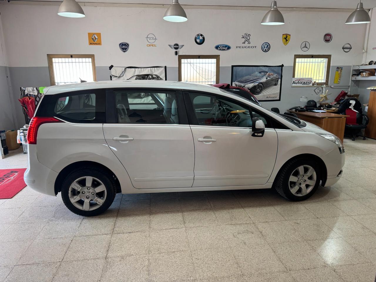 Peugeot 5008 1.6 HDi 110CV Premium NAVIGATORE