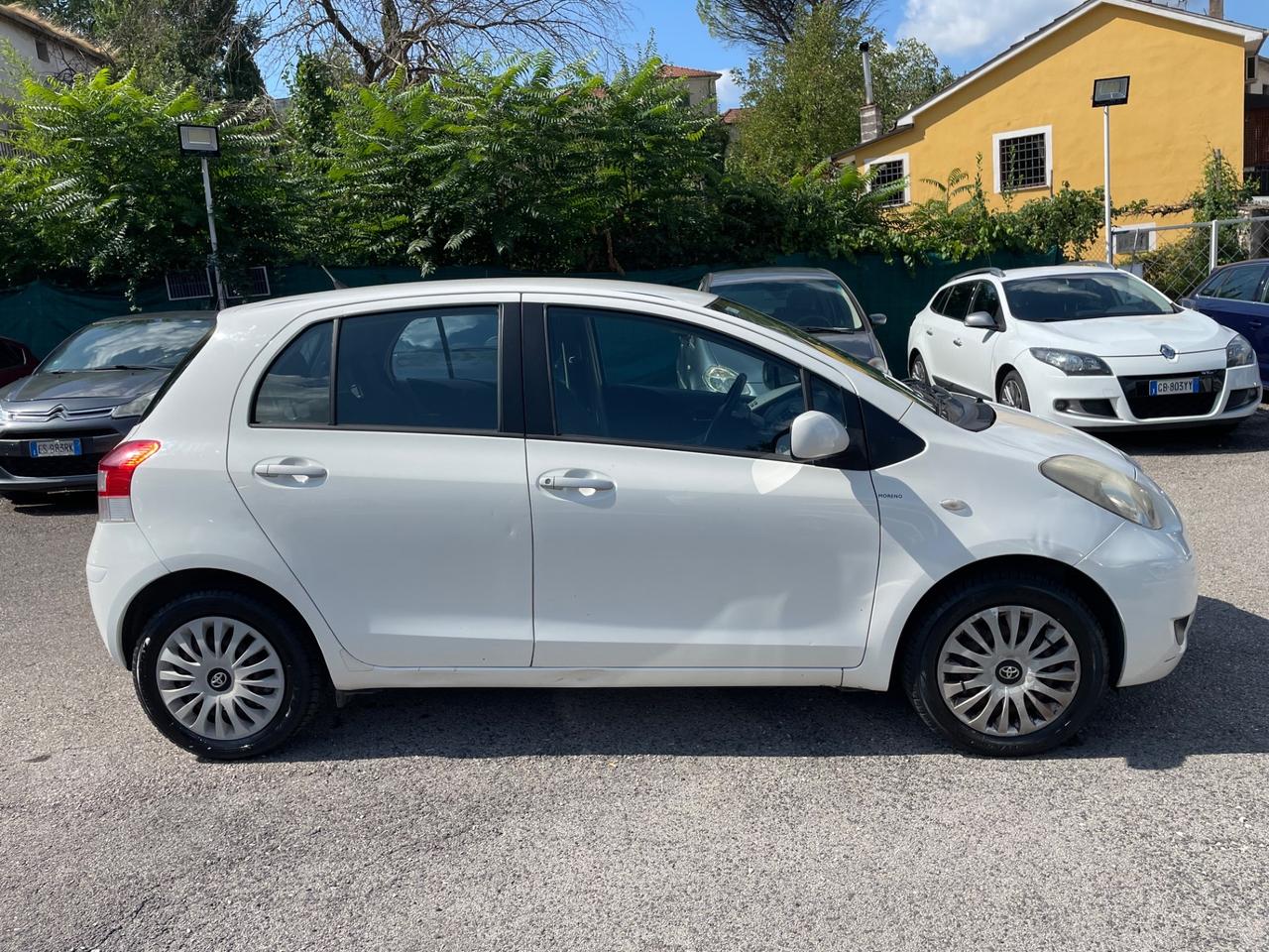 Toyota Yaris 1.0 5 porte