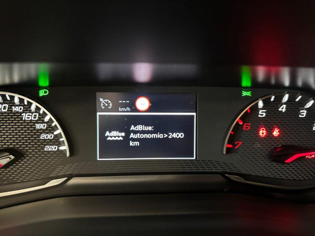 Peugeot 2008 1.5 BlueHDi Allure Navi Pack