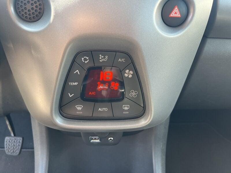 Toyota Aygo Connect 1.0 VVT-i 72 CV 5 porte x-play MMT