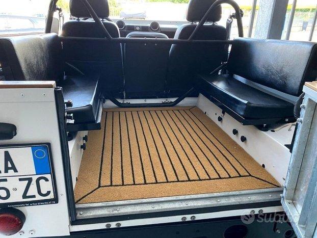 LAND ROVER Defender 90 2.2 TD4 Station Wagon