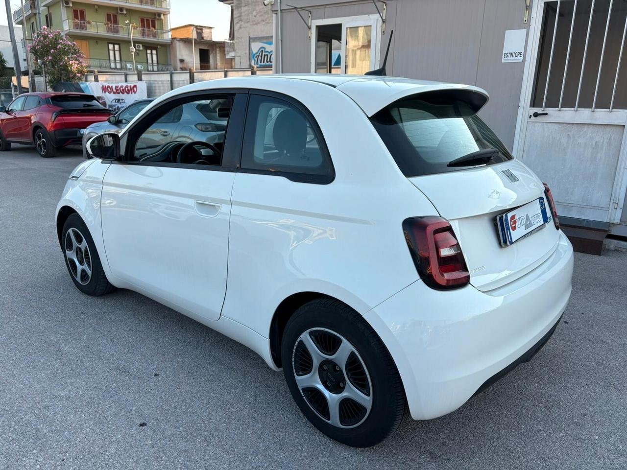 Fiat 500 500e Berlina 42 kWh La Prima