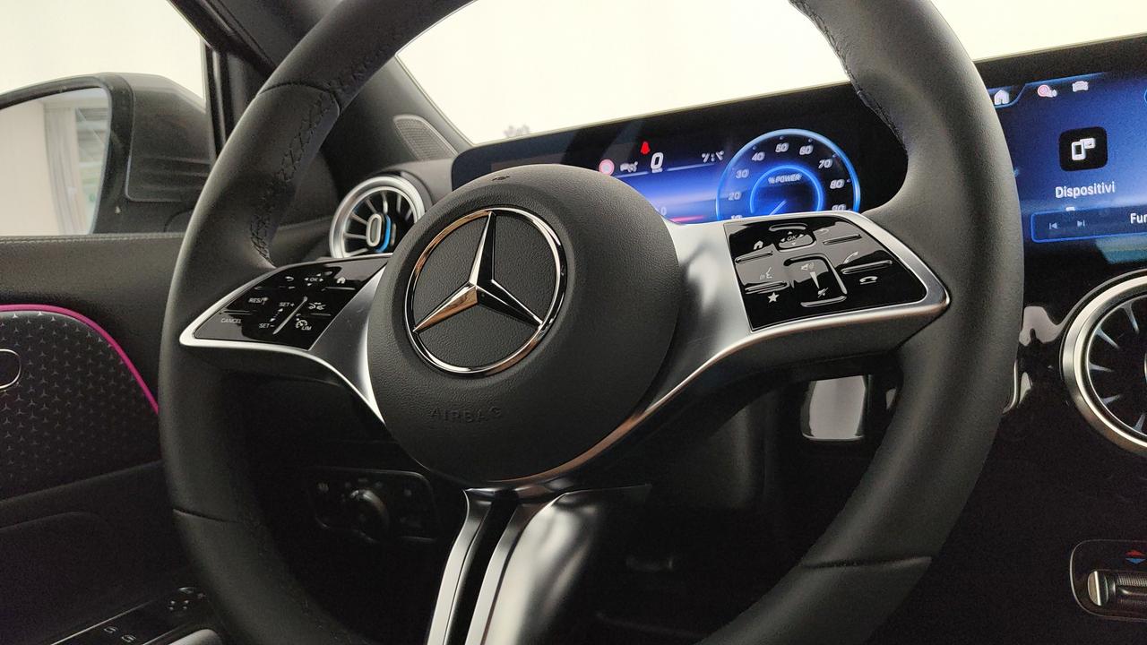 Mercedes-Benz EQA 300 4MATIC