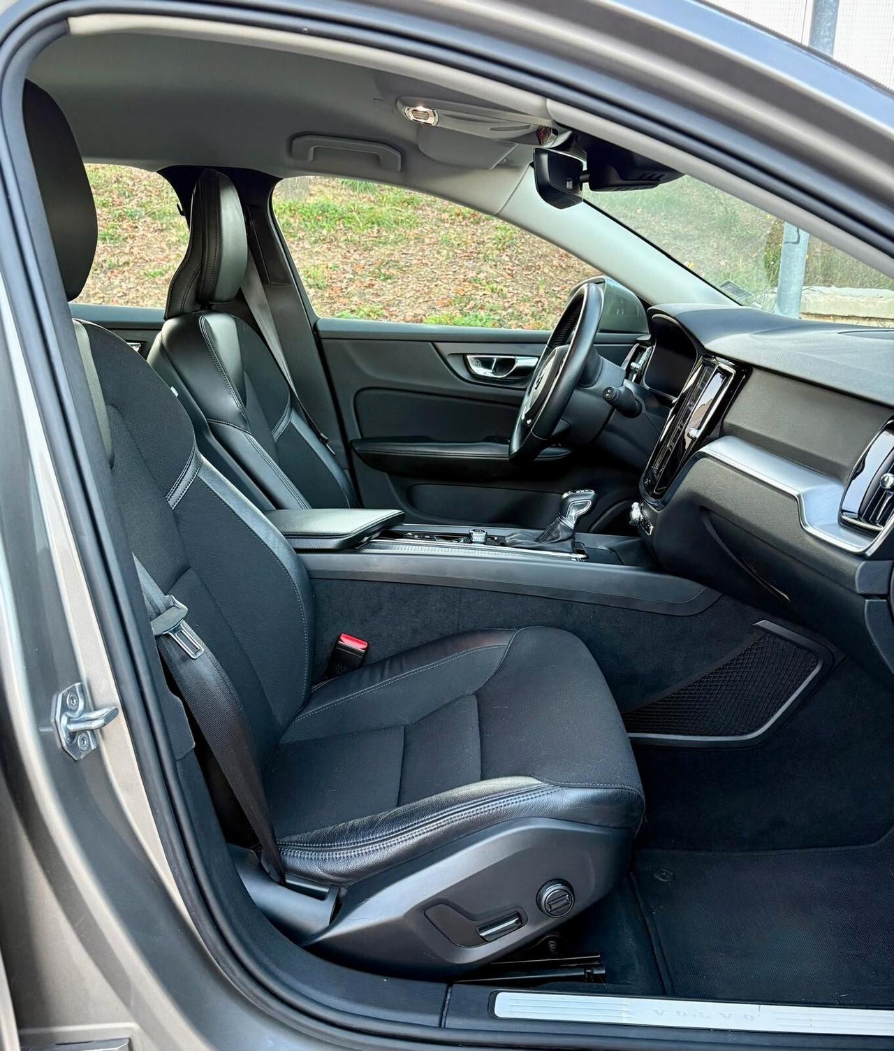 Volvo V60 Cross Country D4 AWD Geartronic Business Plus