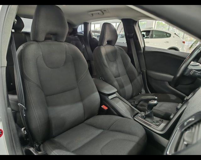 VOLVO V40 D2 Kinetic