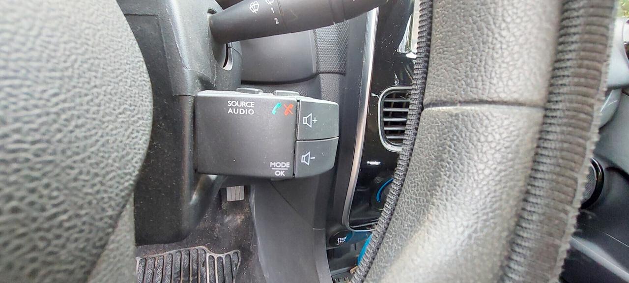 CLIO TCE 900 BENZINA/GPL DI SERIE 90 CV NAVIGATORE TELEFONO SENSORI FULL FULL IMPECCABILE