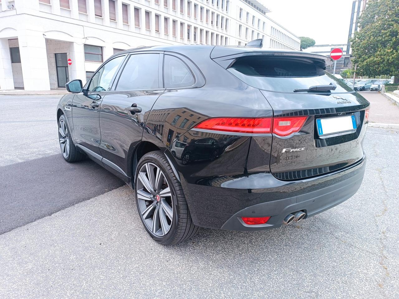 Jaguar F-Pace 2.0 D 180 CV AWD R-Sport