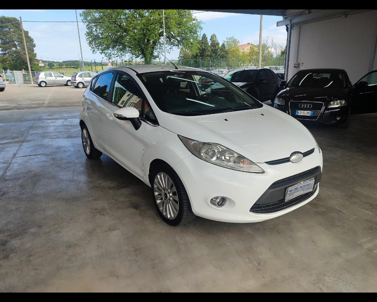FORD Fiesta 6ª serie - Fiesta 1.4 5 porte Bz.- GPL Titanium