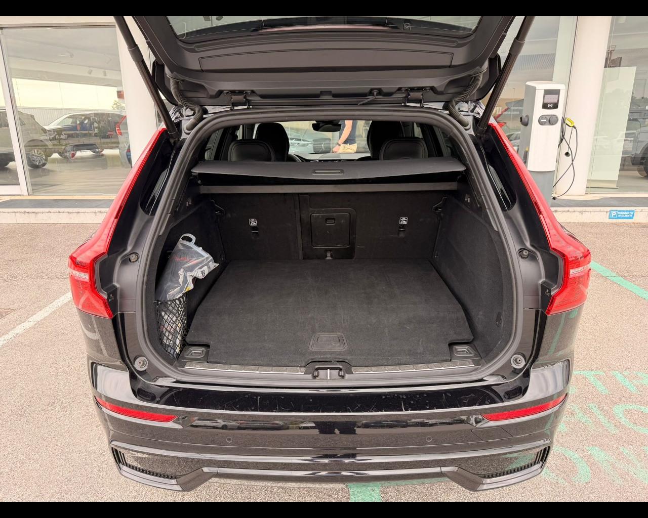VOLVO XC60 T6 PHEV AWD PLUS DARK AUTO