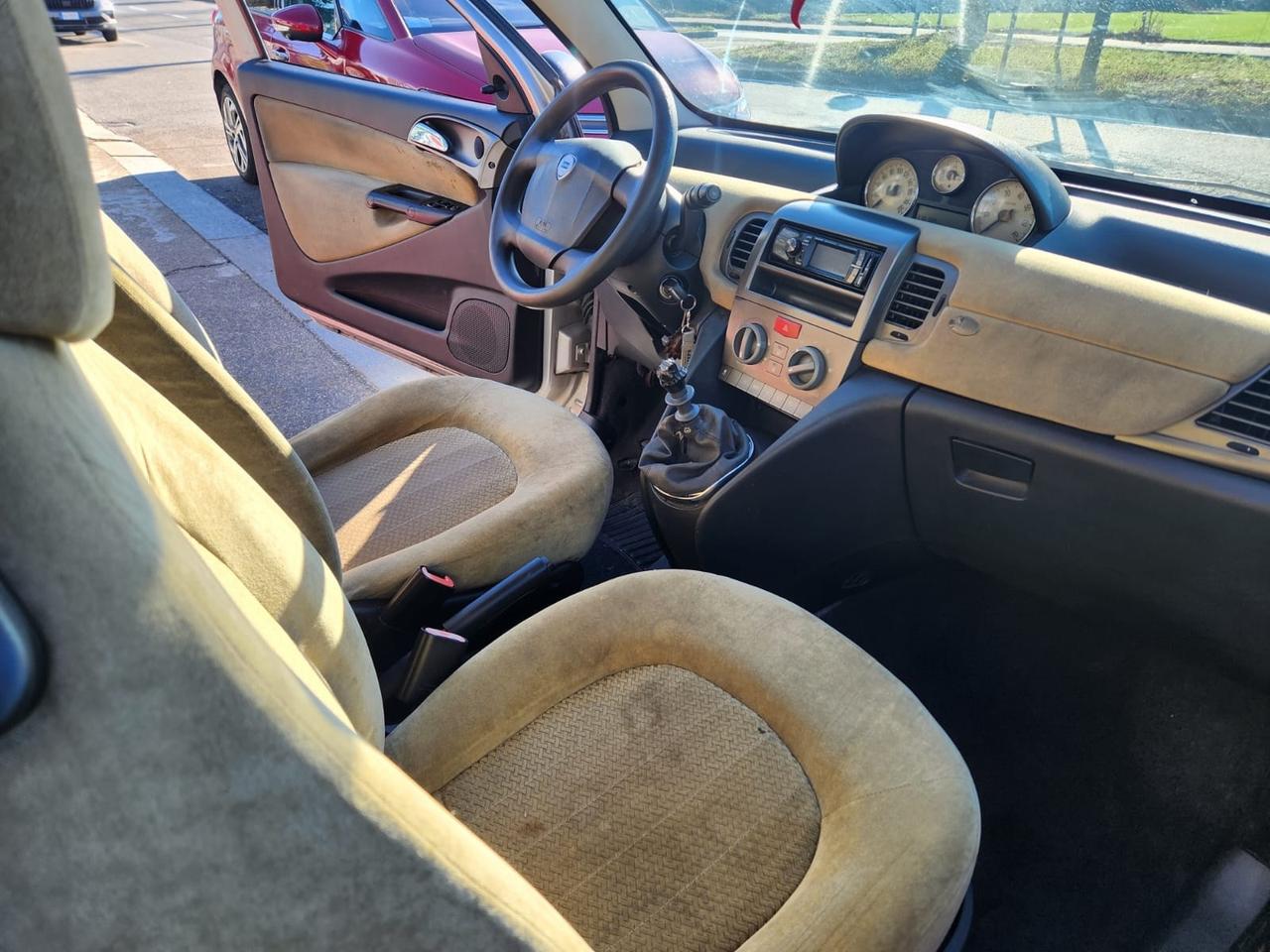 Lancia Ypsilon 1.2 Oro Giallo