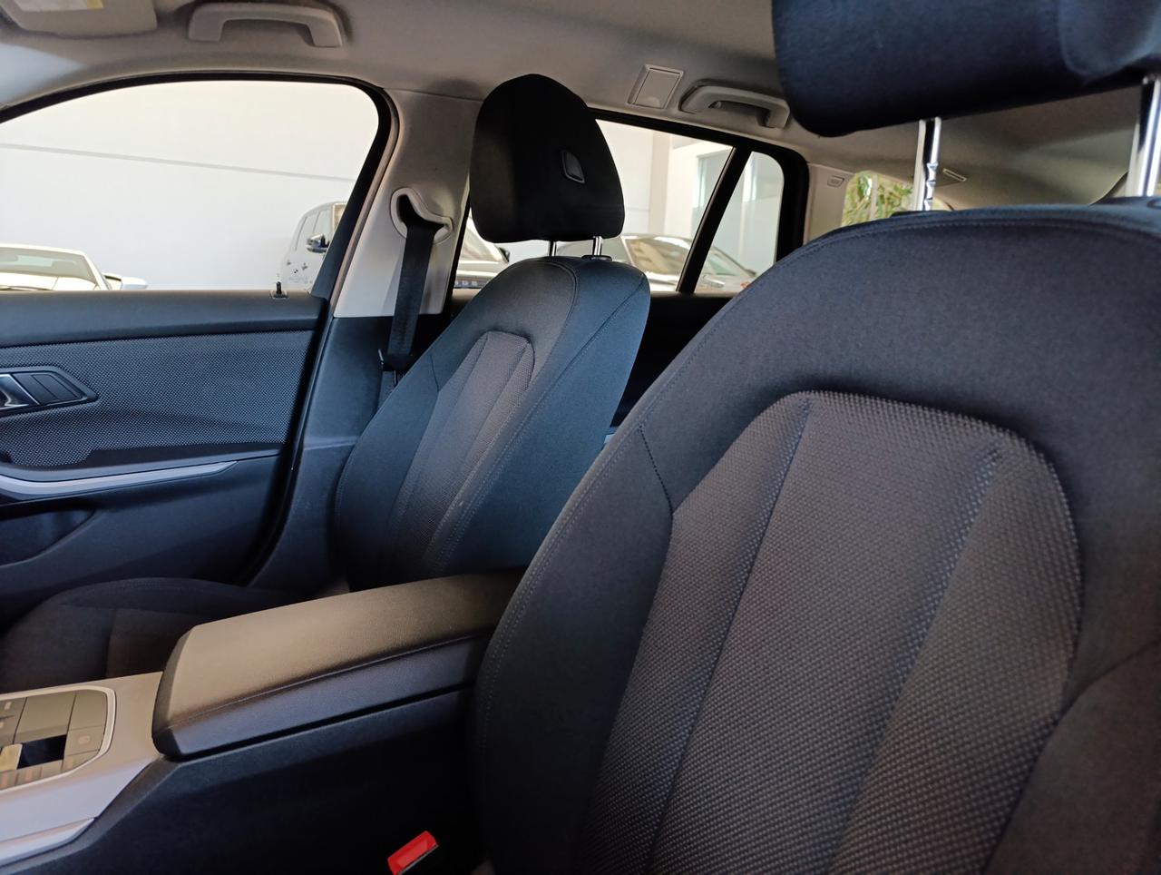 BMW 320 d Touring mhev 48V xdrive auto