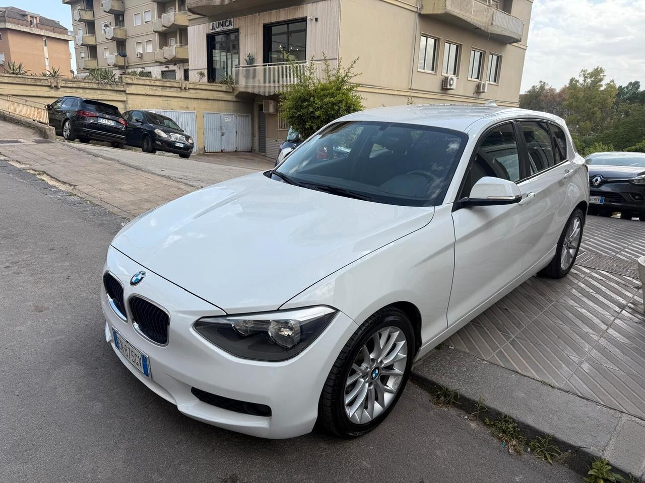 Bmw 116 116d 5p. Urban