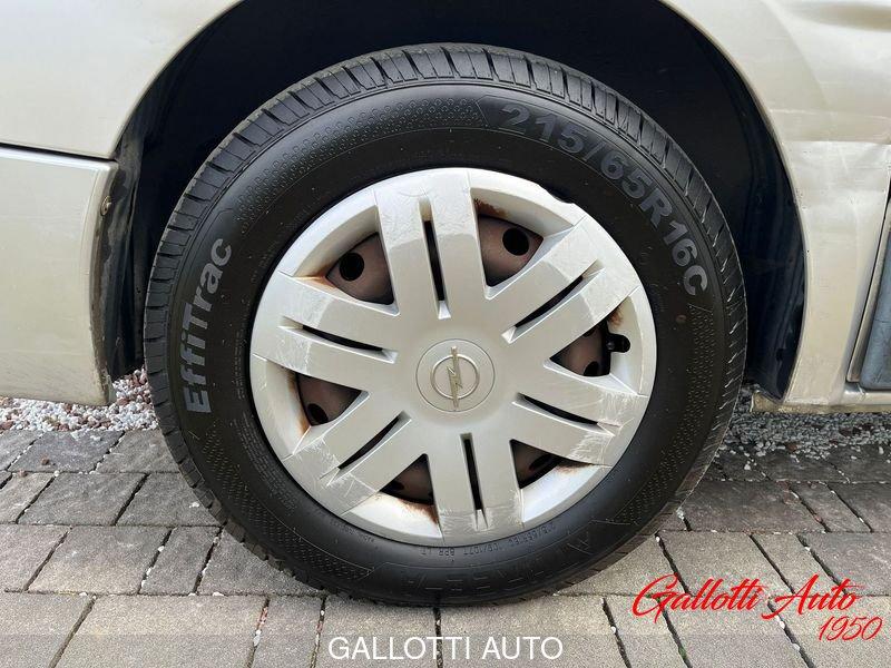 Opel Vectra 2.5 dti 135cv 8posti - PEDANA DISABILI