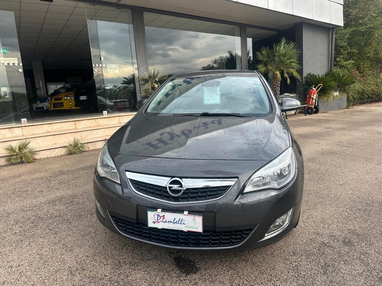 Opel Astra 1.7 CDTI 110CV 5 porte Cosmo NEOPATENTATI