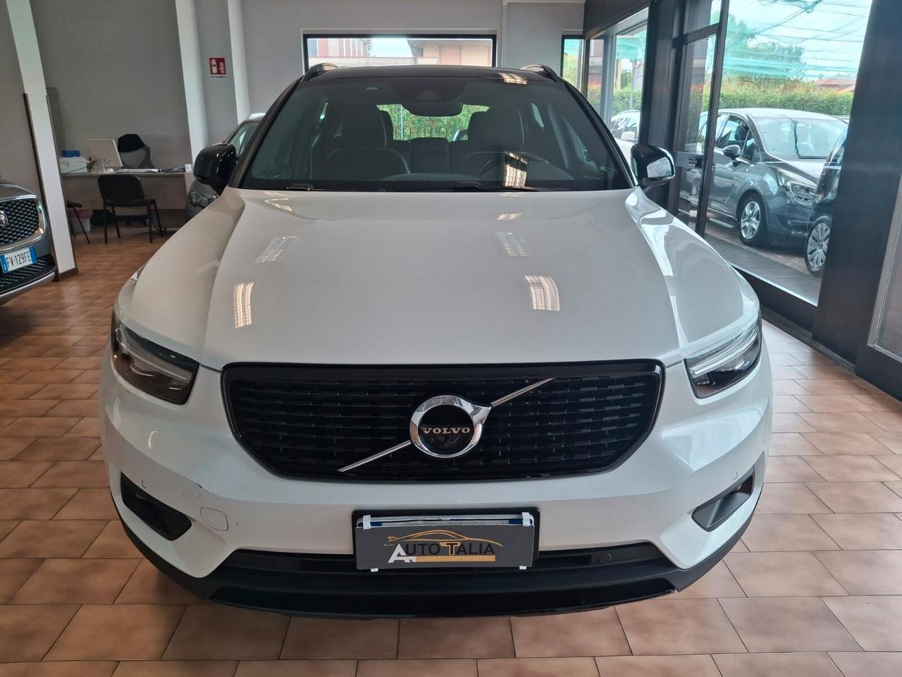 Volvo XC40 2.0 d3 R-design awd*TAGLIANDI CERTIFICATI