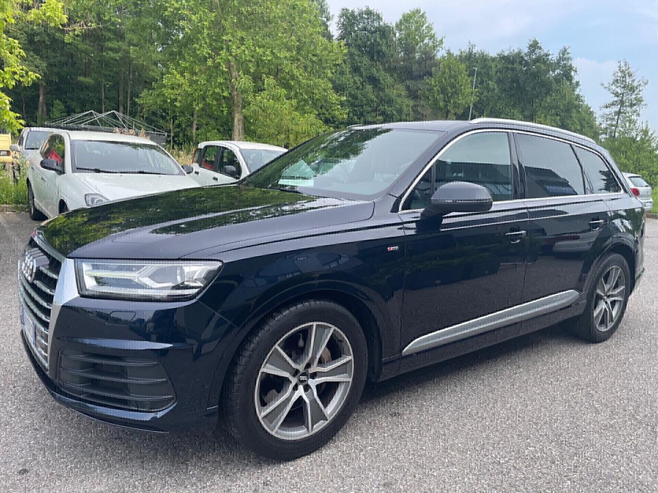 Audi Q7 3.0 TDI 272 CV quattro Automatik*S-line*Navi*Pelle*7 posti*