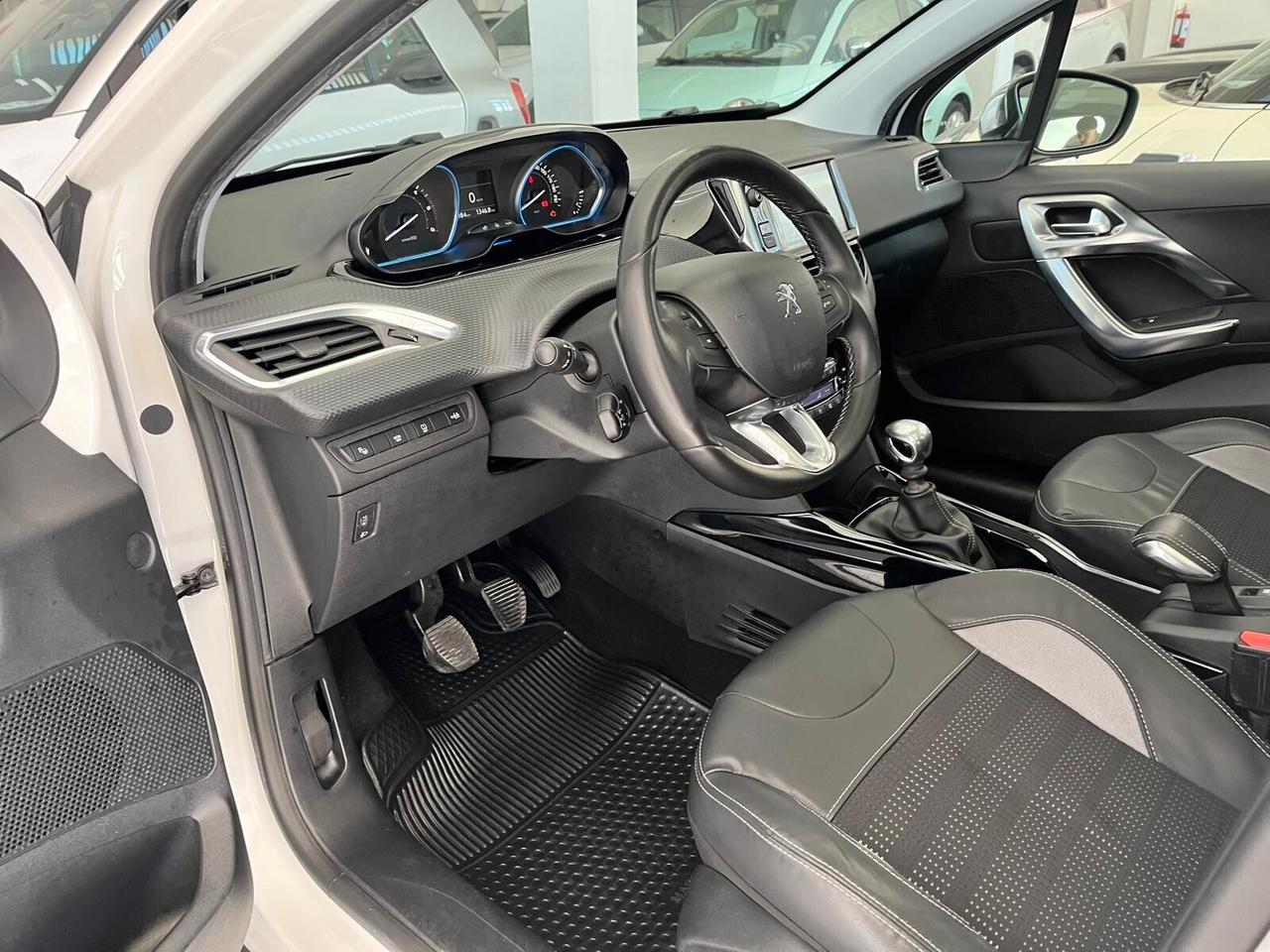 Peugeot 2008 BlueHDi 120 S&S Féline