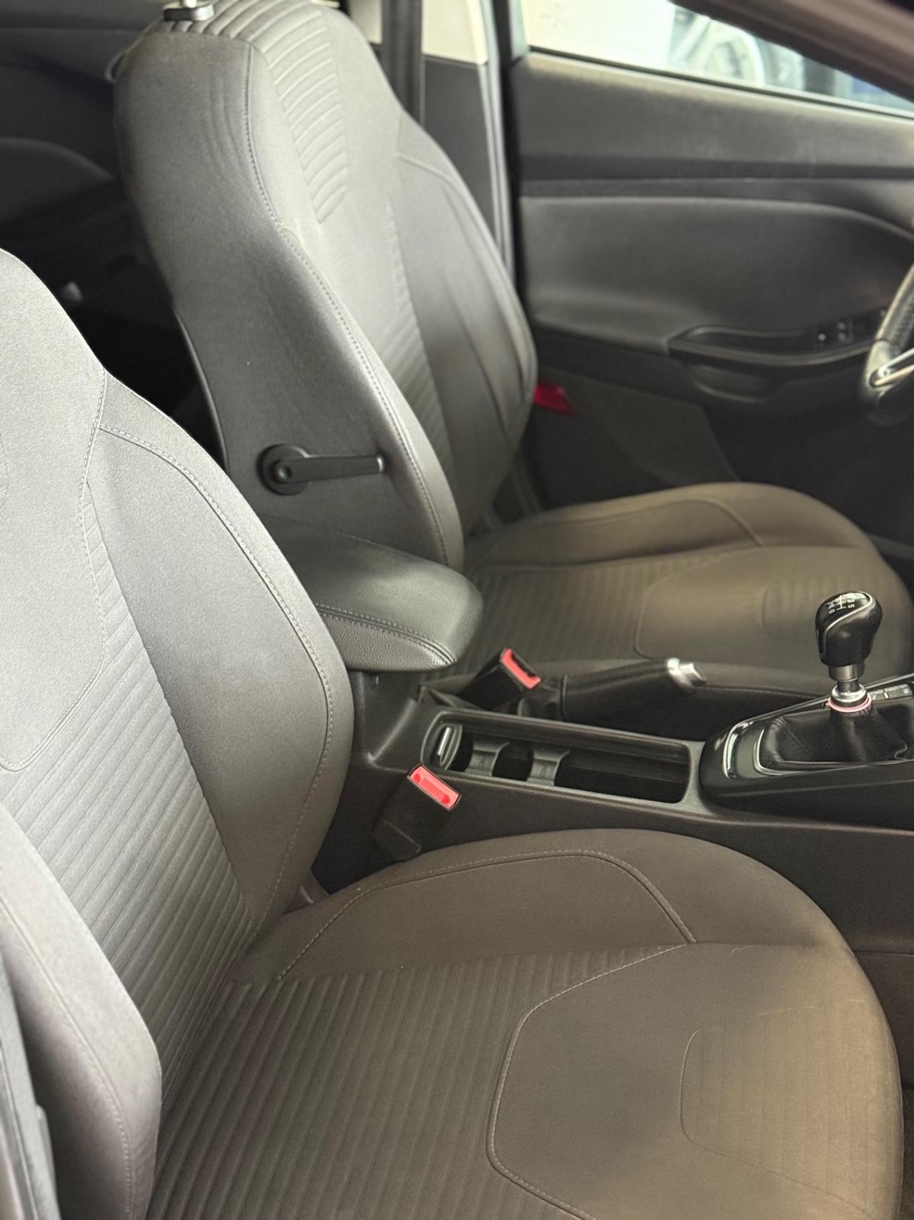 Ford Focus 1.5 TDCi 120 CV Start&Stop Powershift SW Titanium