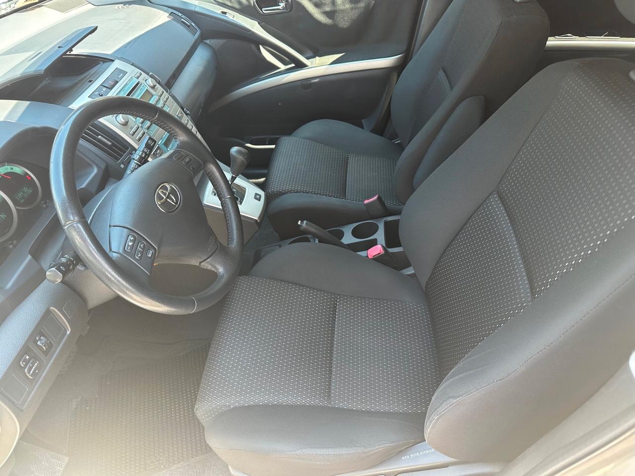 Toyota Corolla Verso 1.8 16V MMT MY'08 7pti