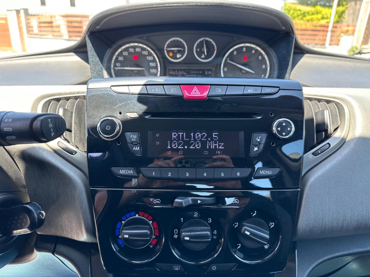 Lancia Ypsilon 1.2 69 CV 5 porte S&S Silver