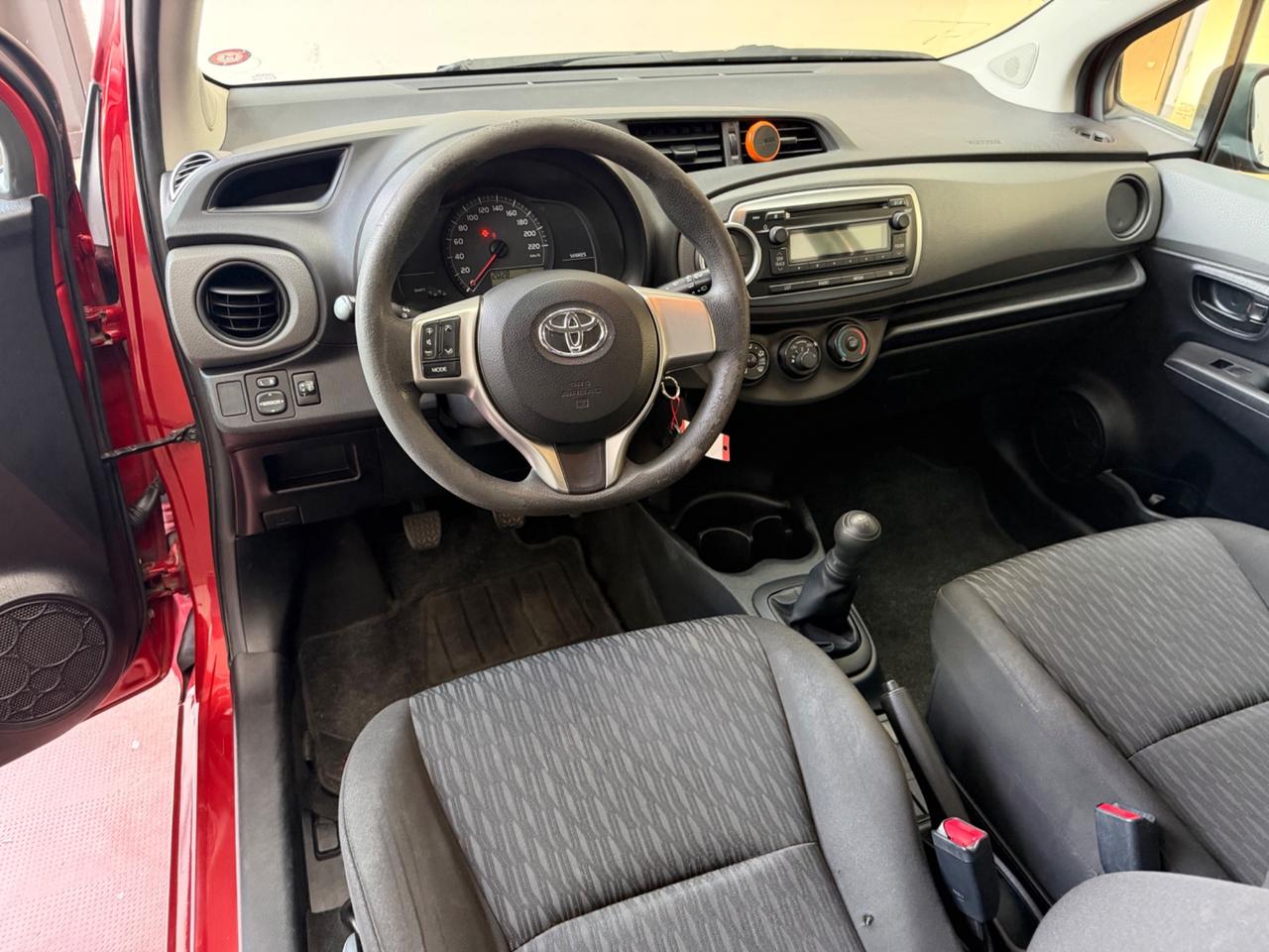Toyota Yaris 1.0 3 porte Active neopatentati