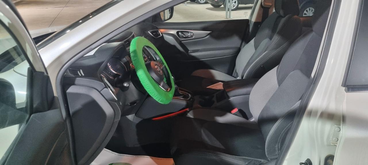 Nissan Qashqai 1.5 dCi N-Connecta