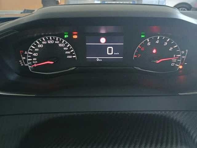 Peugeot 2008 1.2 PureTech 100cv STYLE KM ZERO