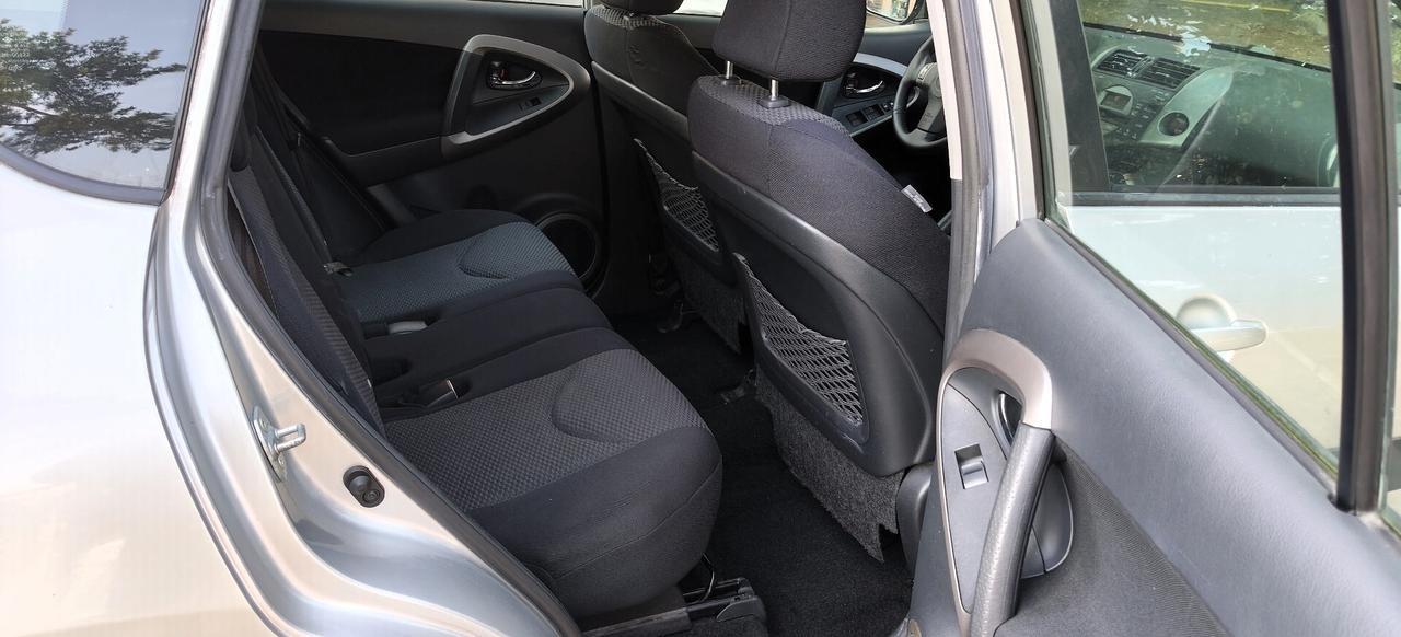 Toyota RAV 4 2.2 D-4D 136 CV Luxury