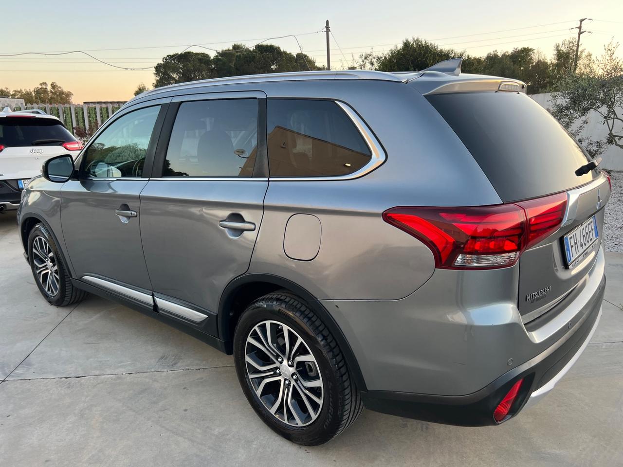 Mitsubishi Outlander 2.2 DI-D 4WD I 7 posti 2017