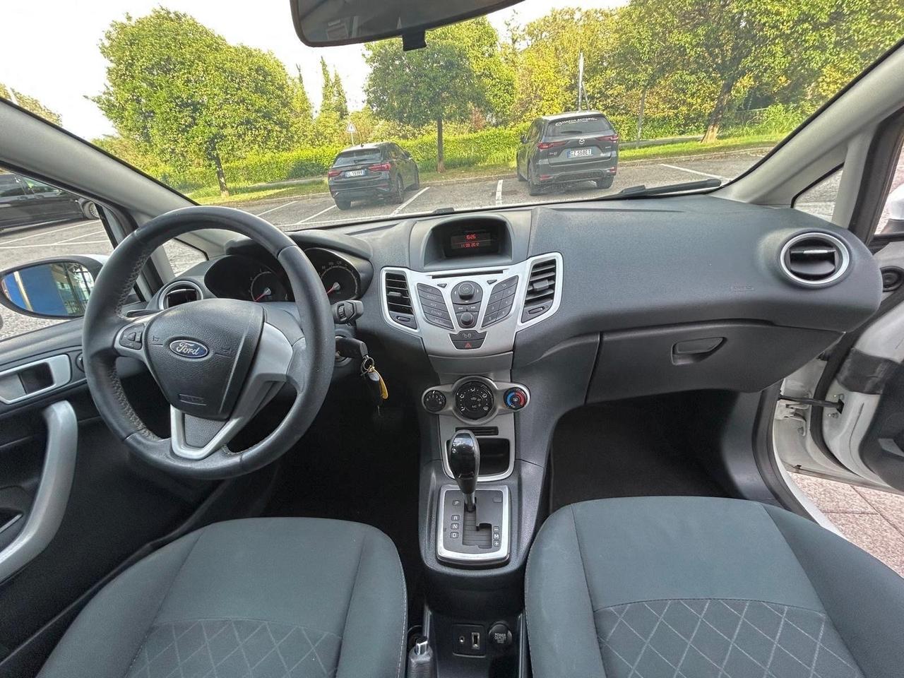Ford Fiesta 1.4 automatica neopatentati
