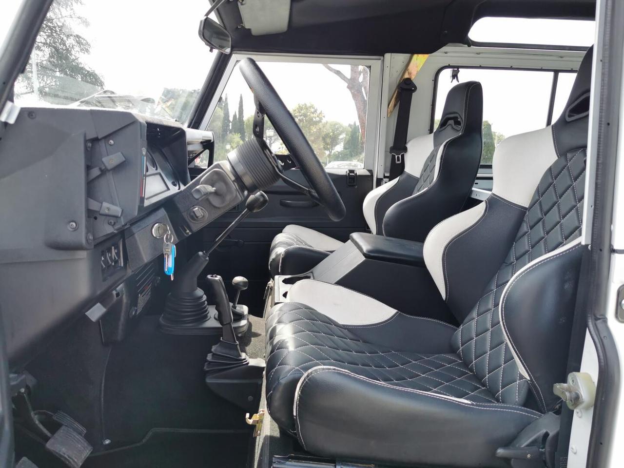 Land Rover Defender * 2.5 - TD5 - 122 Cv* - OFFERTA SENZA FINANZIAMENTO - RATE AUTO MOTO SCOOTER