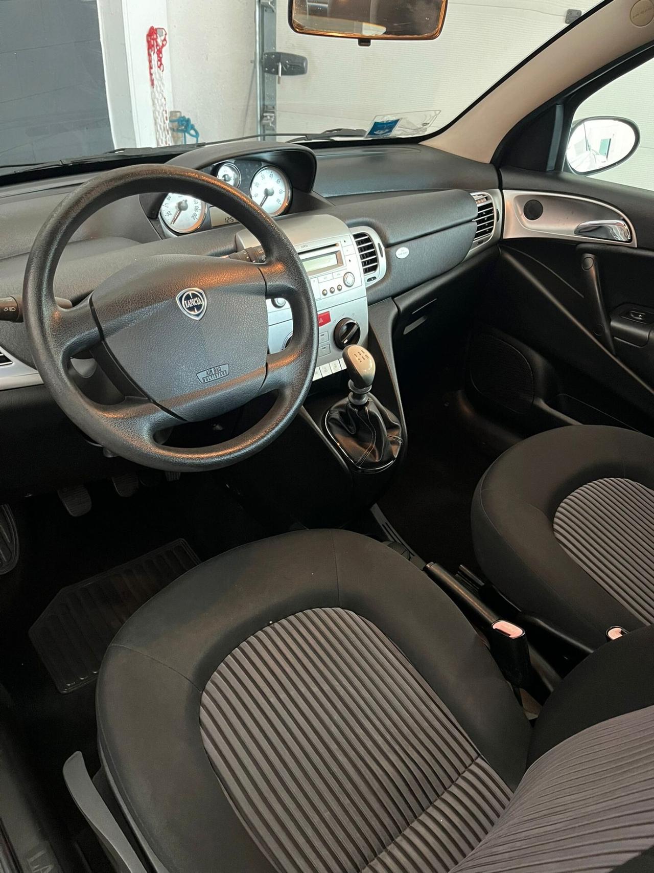 Lancia Ypsilon 1.2 Oro Plus