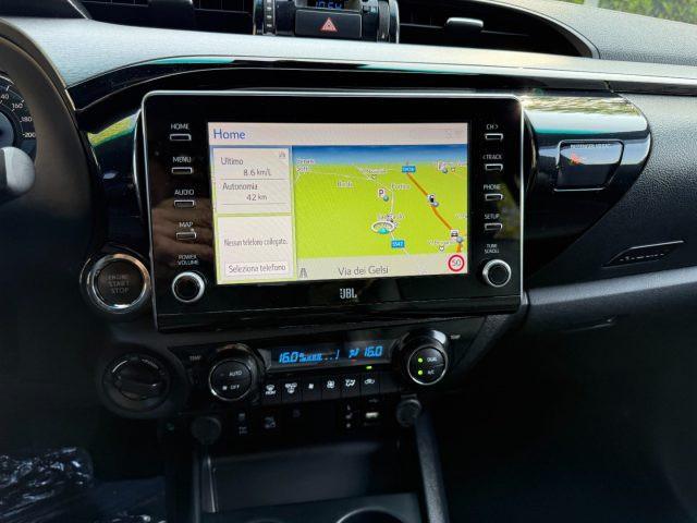 TOYOTA Hilux 2.8 D A/T 4WD Double Cab Invincible IVA ESPOSTA