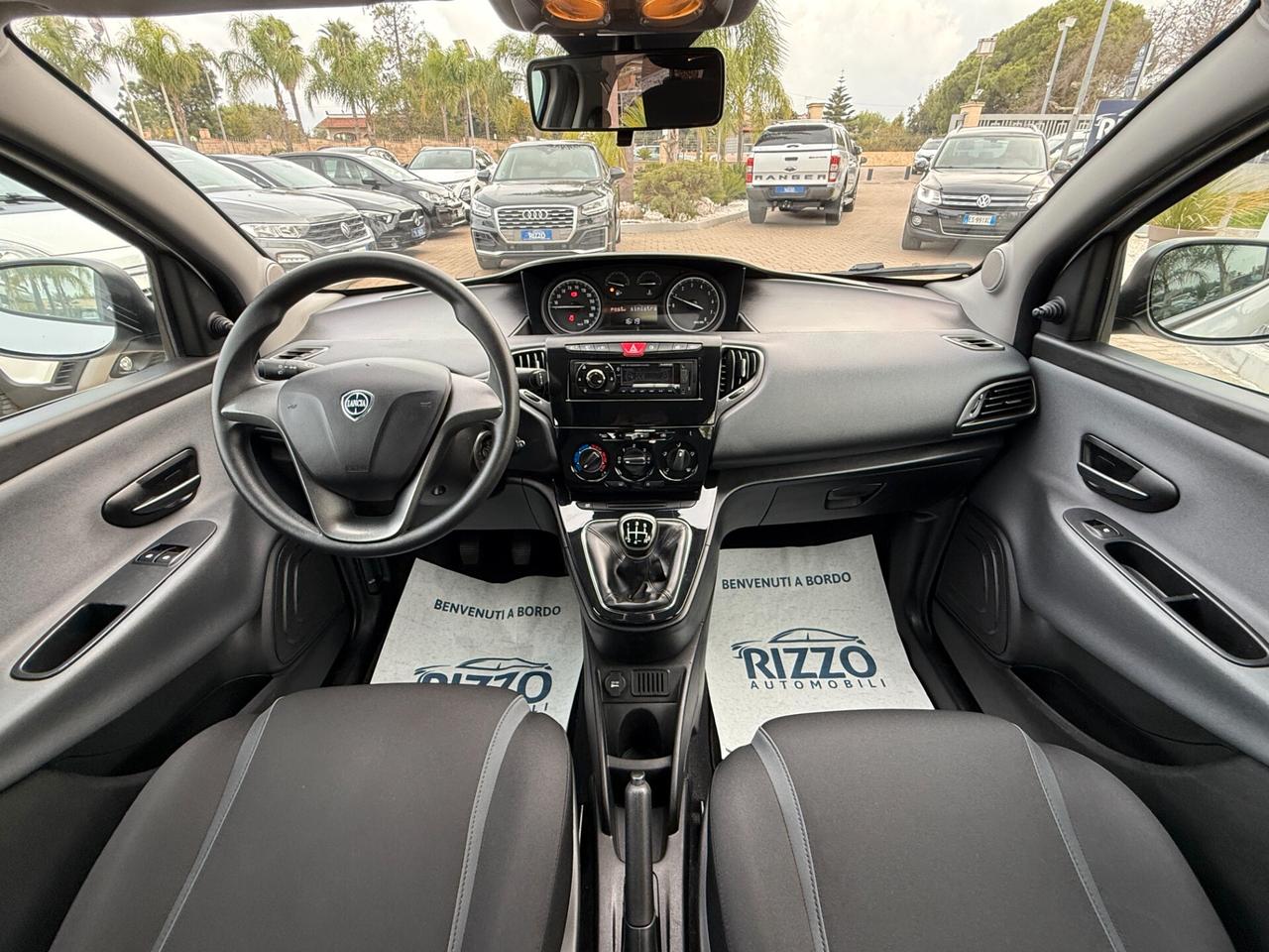 Lancia Ypsilon 1.2 69 CV 5 porte Unyca