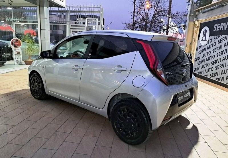 Toyota Aygo Aygo Connect 1.0 VVT-i 72 CV 5 porte x-play