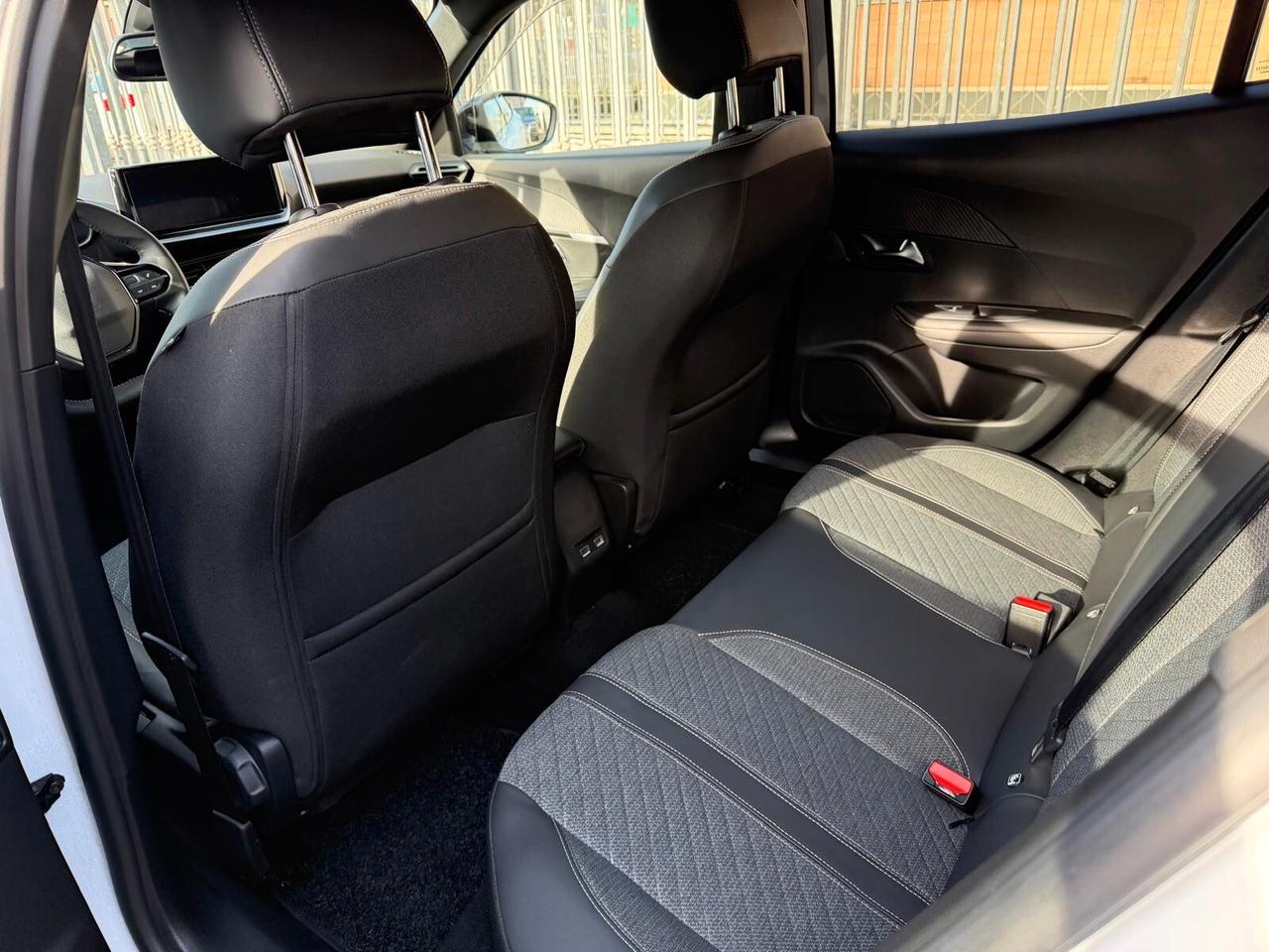 Peugeot 2008 PureTech 100 S&S Allure