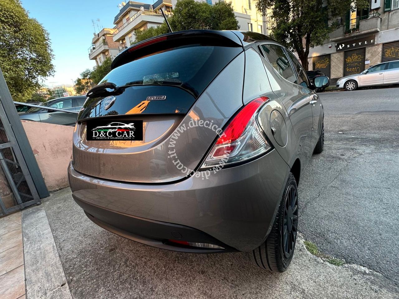 Lancia Ypsilon 1.0 FireFly 5 porte S&S Hybrid Ecochic Gold