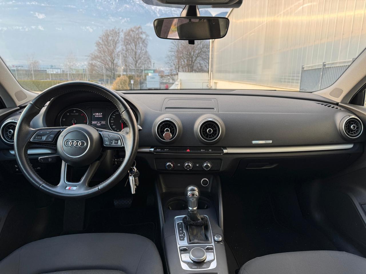 AUDI A3 SPORTBACK 2.0 TDI S-TRONIC DESIGN