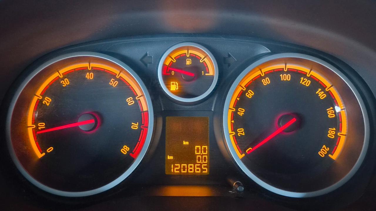 Opel Corsa 1.4 16V 3 porte Sport (OK NEOPATENTATI)