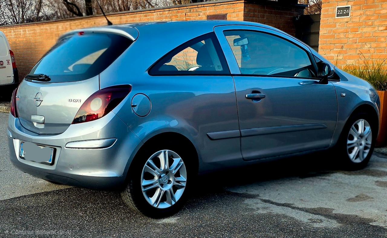 Opel Corsa 1.3 CDTI Sport neopatentati trattabile1950