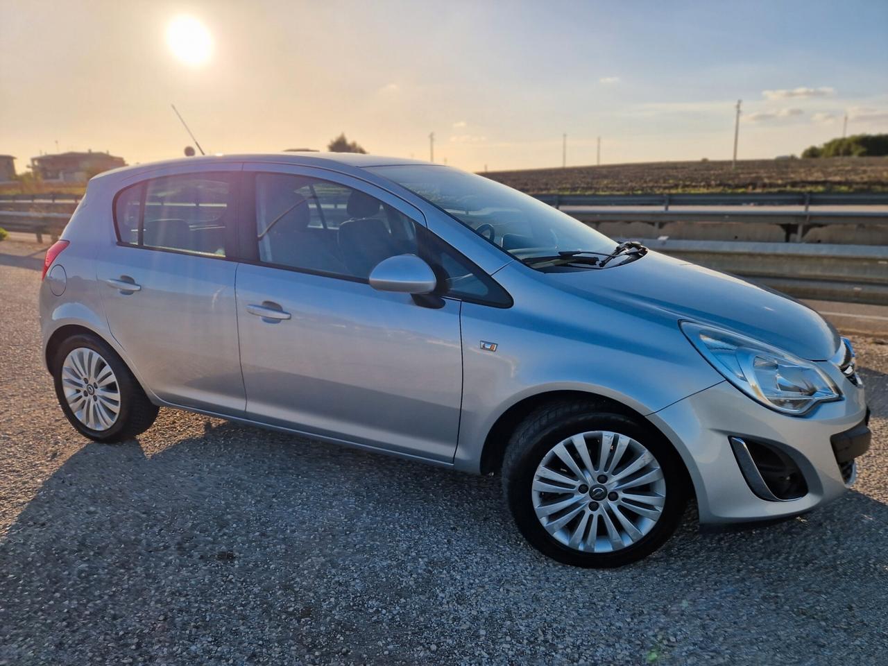Opel Corsa 1.2 85CV 5 porte GPL-TECH Edition
