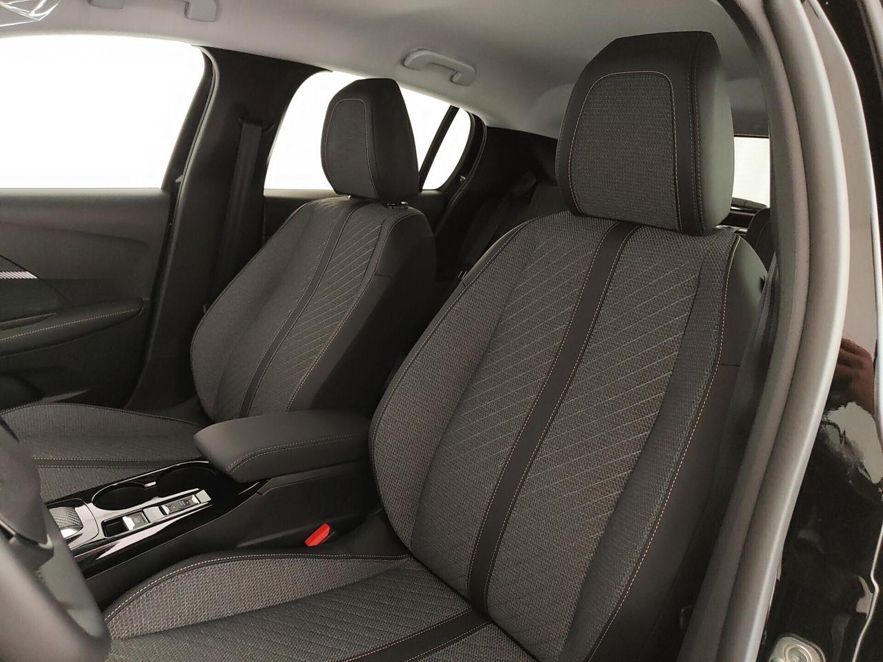 Peugeot 208 motore elettrico 136 CV 5 porte Allure