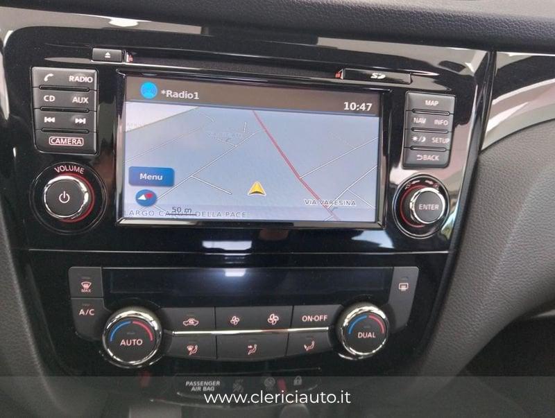 Nissan Qashqai 1.2 DIG-T N-Vision DCT (TETTO PAN.)